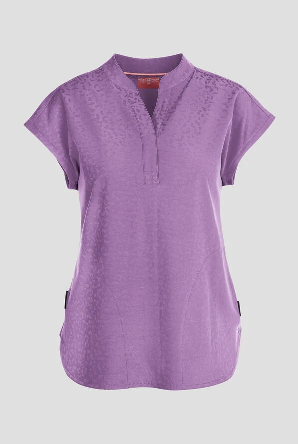 Zavate Ava Therese 1176 Cheetah Jacquard Piper Women's 2-Pocket STRETCH Dolman Sleeve Scrub Top